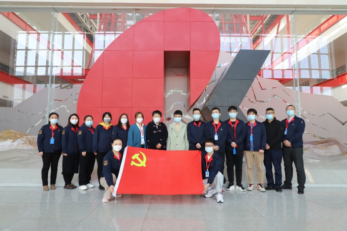 “疫”路相守 | EBET易博药业紧急生产抗疫药品