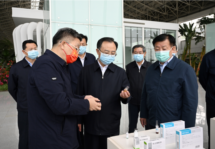 江苏省委书记吴政隆调研EBET易博药业：加快推动传统中医药和现代科学相结合，为抗击疫情提供有力武器